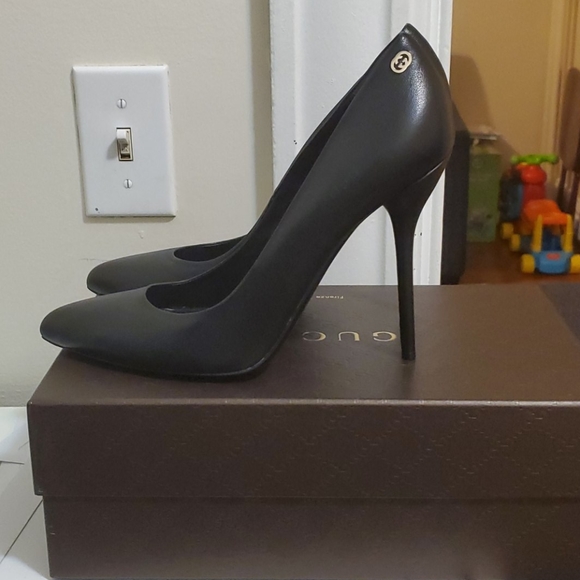 gucci black pumps